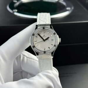 dong ho hublot classic fusion nu mau trang dinh da replica 11 cao cap 33mm 2 600x600 1.jpg