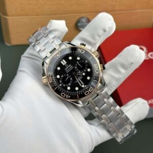dong ho omega rep 11 seamaster diver 300m chronograph demi vang hong mat den n1 44mm 8 600x600 1.jpg