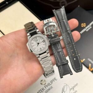 dong ho patek philippe nautilus 7010 fake cao cap nhat nu may pin 32mm 7 600x600 1.jpg