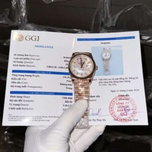 dong ho rolex che tac mat kham trai tu nhien coc so moissanite boc vang day date 40mm 8 600x600 1.jpg