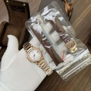 patek philippe nu day kim loai dinh da nautilus 7010 mau vang hong 32mm 3 600x600 1.jpg