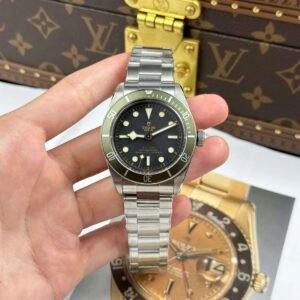 dong ho tudor black bay harrods m79230g replica 11 vien xanh la cay xuong zf 41mm 11.jpg