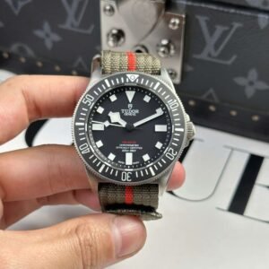 dong ho tudor che tac pelagos fxd mat den may co tu dong nha may m 42mm 6.jpg